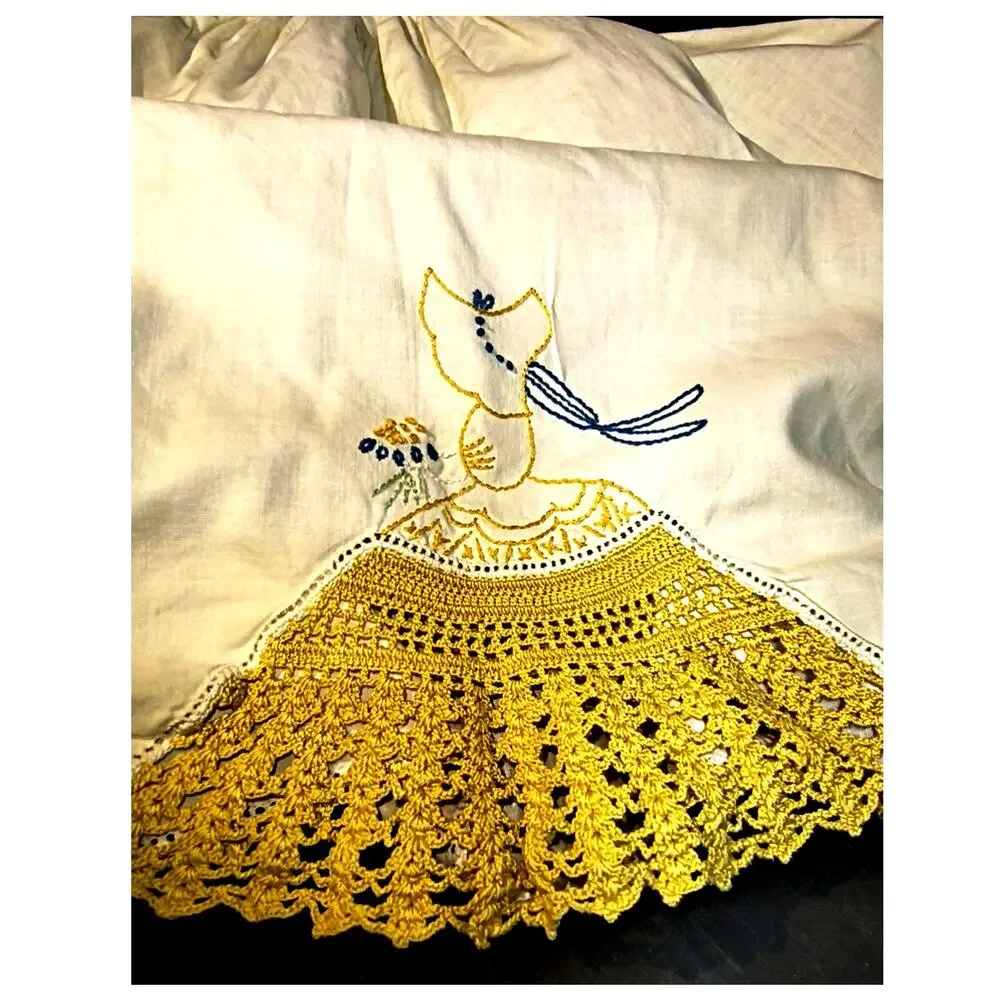 1614.  Vintage Doll Dress Crochet Design and Hem Lace